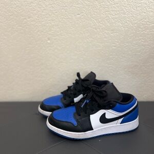 Jordan 1 low royal toe